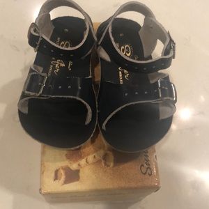 Boys Sun San Sandals Size 6 EUC